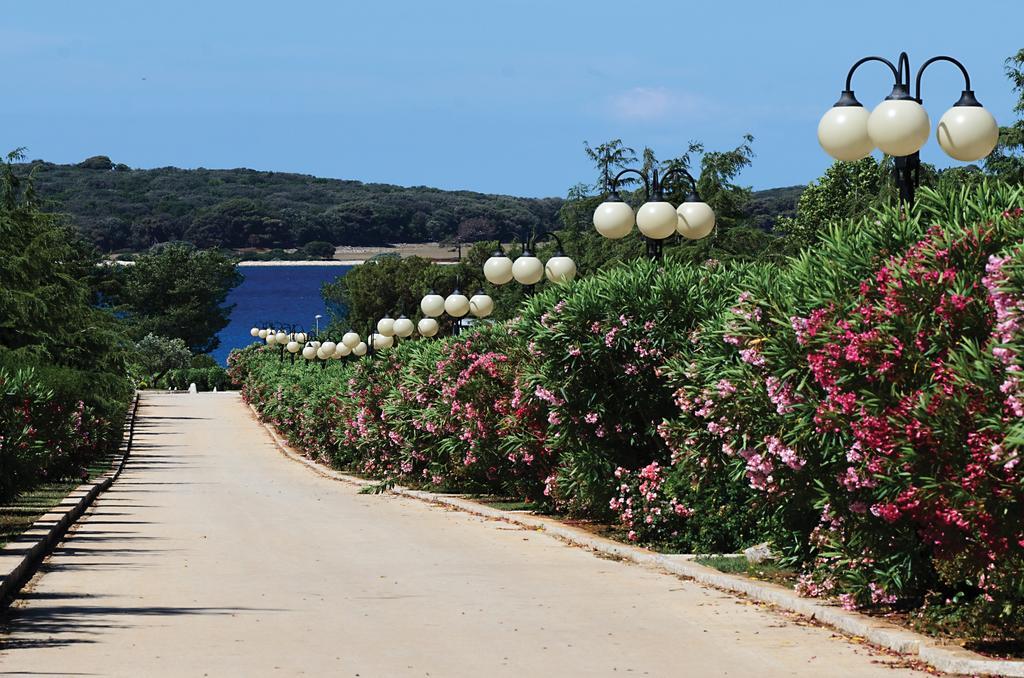 Happy Camp Mobile Homes In Centro Vacanze Bi Village Fazana Bagian luar foto